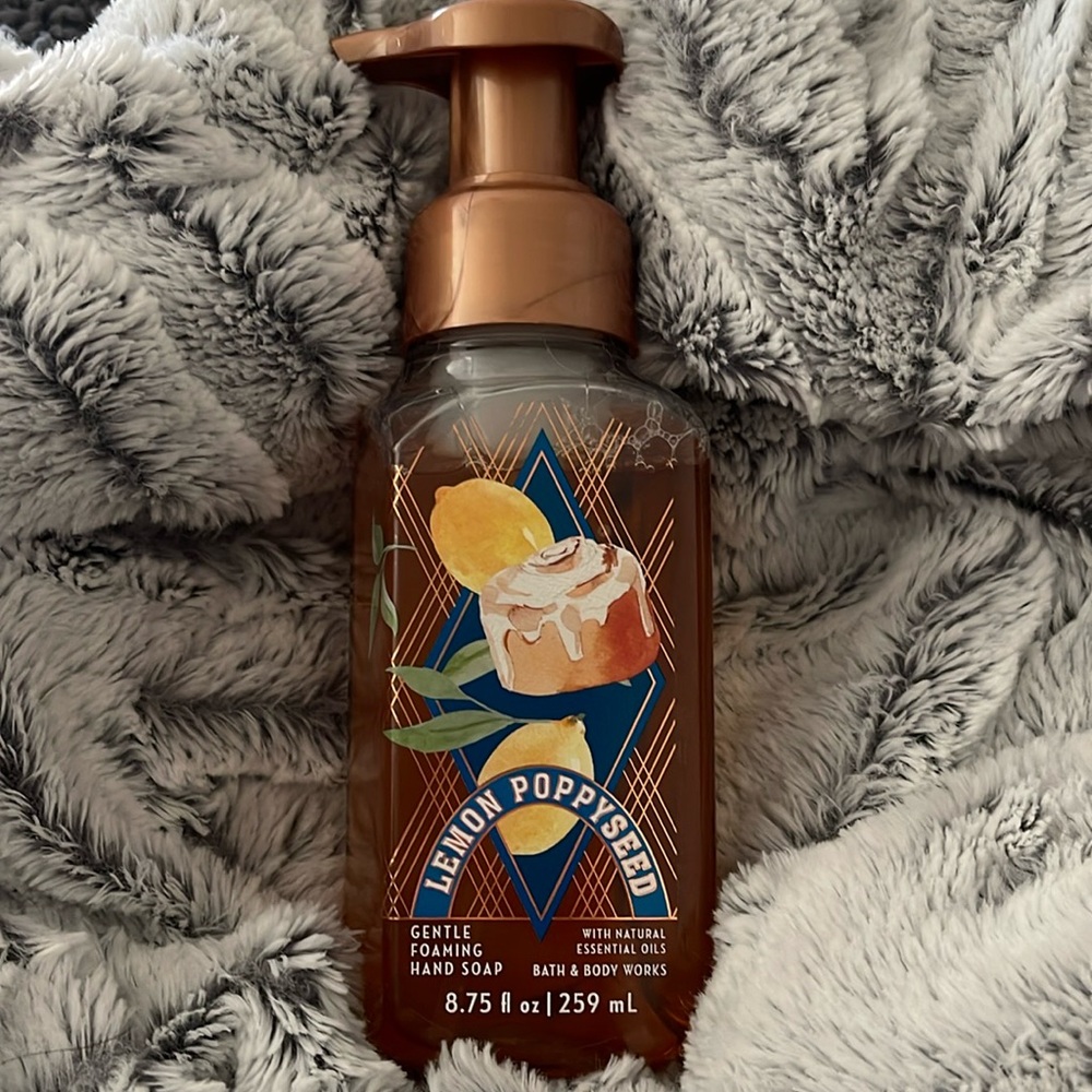 Bath and Body Works Lemon Poppy Seed Foaming Hand Soap NWT